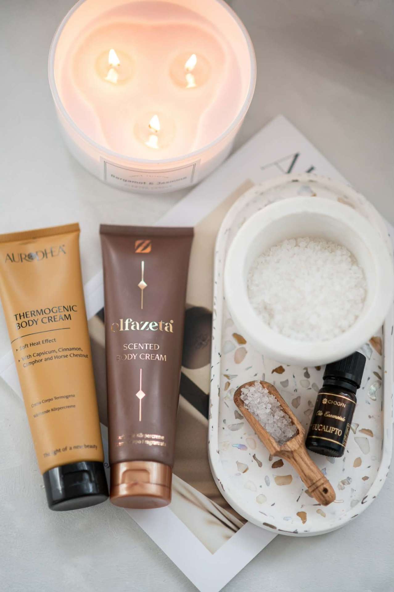 Bougie, crèmes corps Aurodhea et Olfazeta, sels et huile essentielle