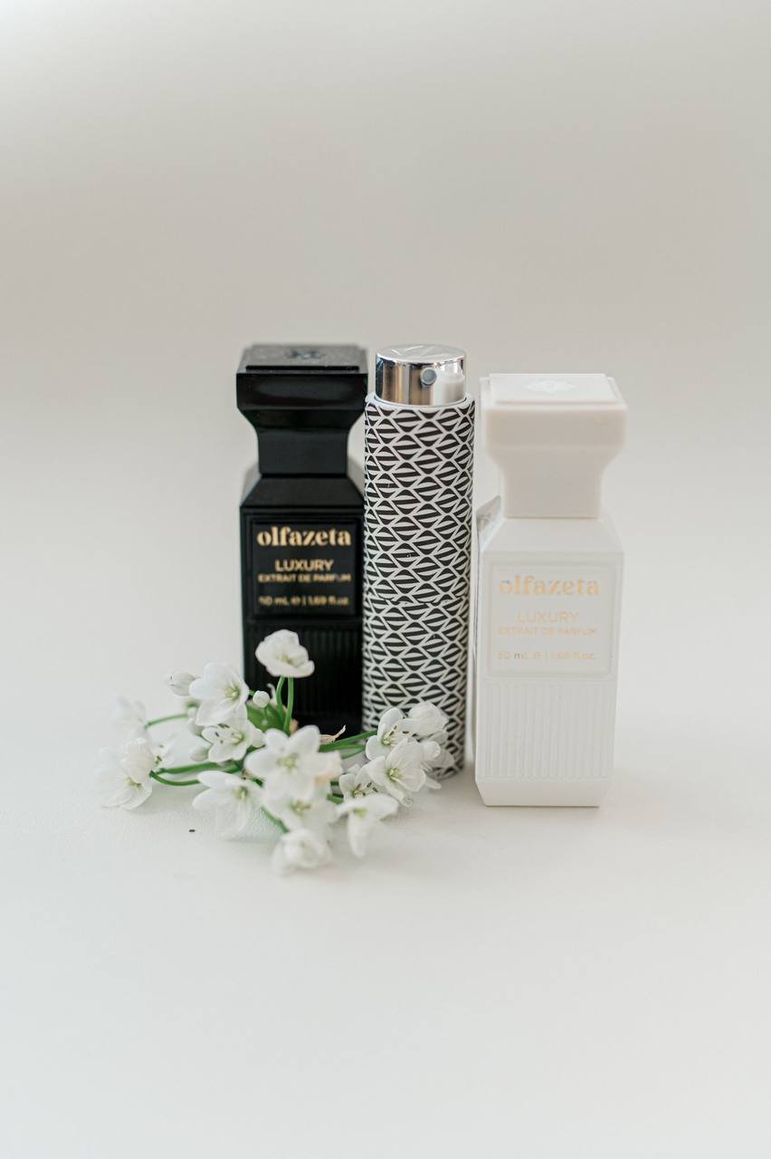 Trio de parfums Olfazeta Luxury avec fleurs blanches